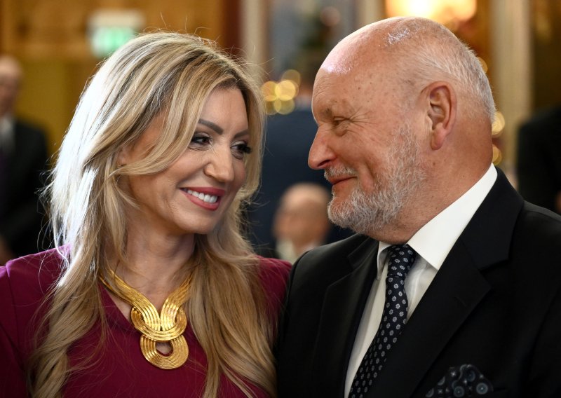 Osmijesi Blanke i Zlatka Mateše govore sve, ali jedan detalj njihovog izgleda ukrao je svu pažnju