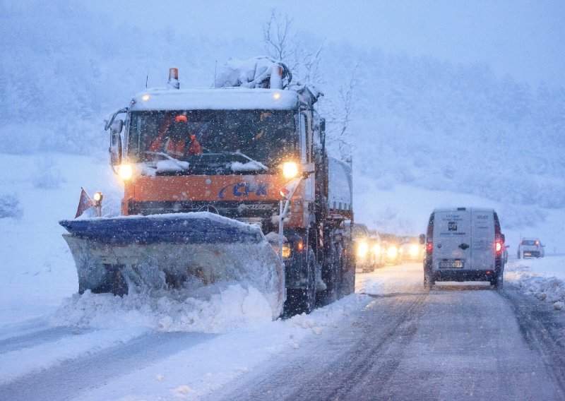 Vrijeme nestabilno diljem zemlje: Evo gdje su najavljeni pljuskovi, a gdje novi snijeg