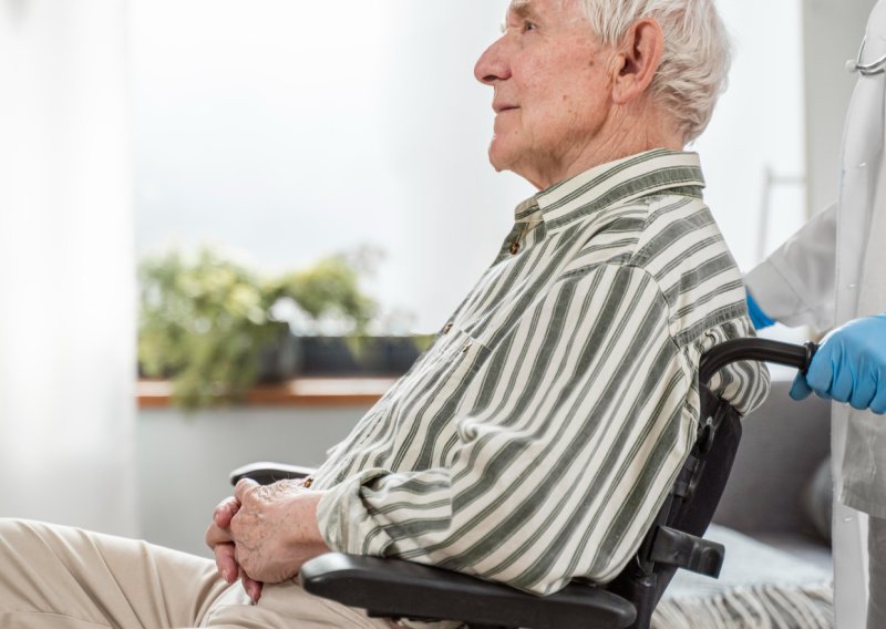 Ne ignorirajte ih: Stručnjaci upozoravaju na četiri znaka Parkinsonove bolesti