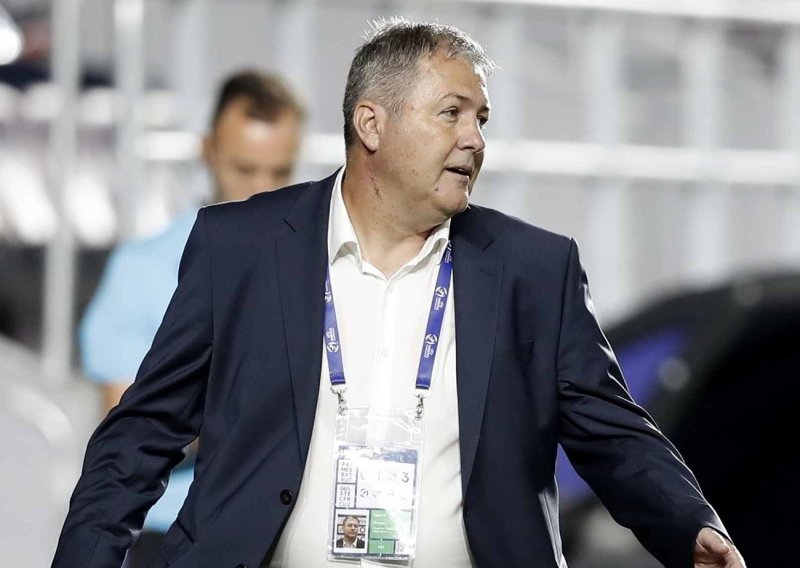 Umjesto da vodi klub u utakmici Lige prvaka - Hrvat podnio ostavku!