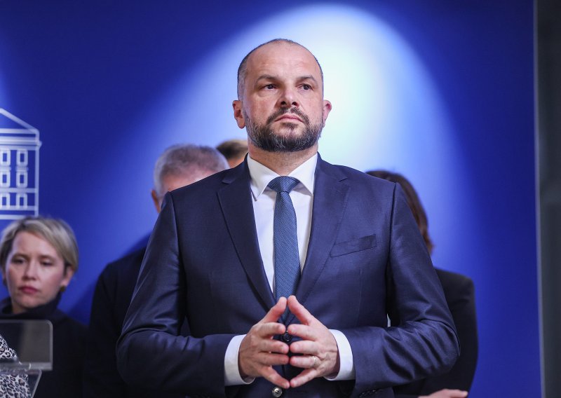 Hajdaš Dončić: 'Plenković je radikalni desničar. A Dabro? Iznenadilo bi me da ima pretplatu za HNK'