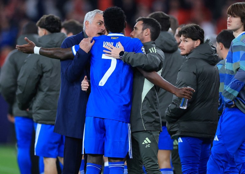 Skandal i kaos na utakmici Benfice i Reala: Nakon gola sve je stalo