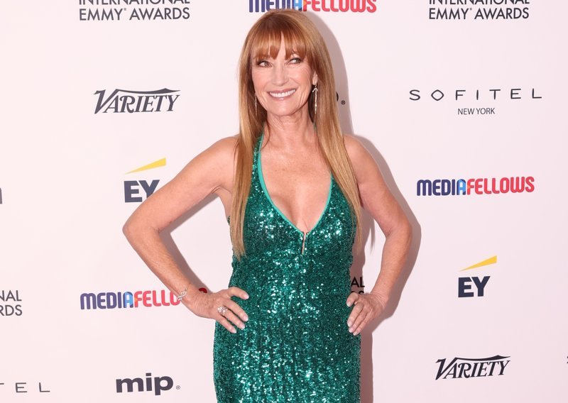Ima 75, a izgleda kao da joj je 40! Jane Seymour otkrila svoj ritual za blistavu kožu