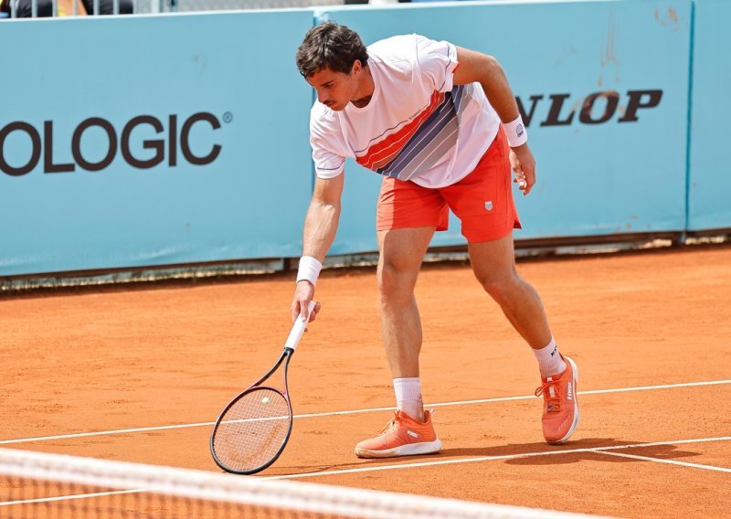 Pogledajte što je sudac napravio hrvatskom tenisaču na meč loptu. Urlao je, razbijao rekete...