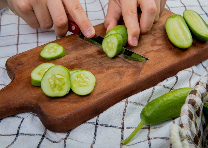 Gorki krastavac? Ne bacajte ga: Trik od 1 minute mu vraća savršen okus