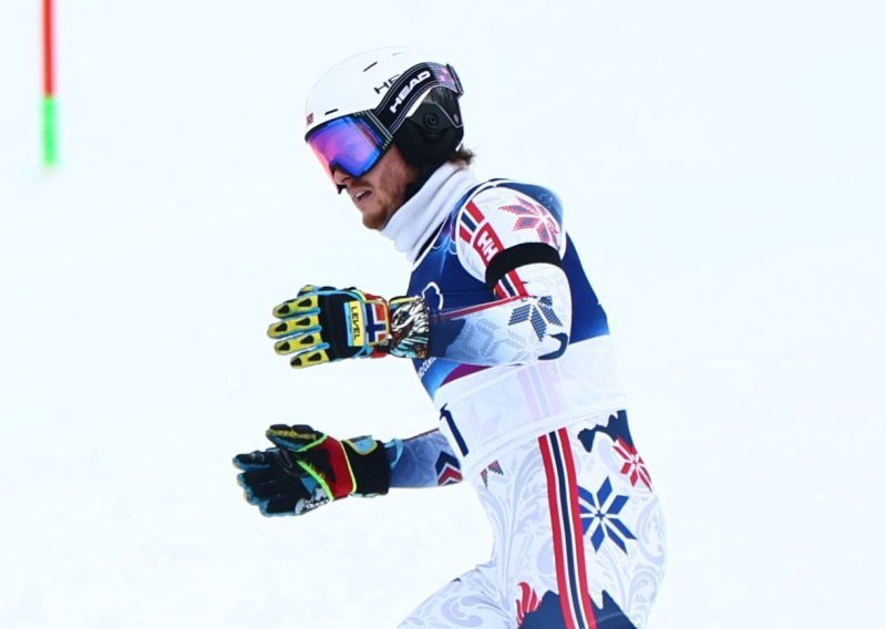 Ljubitelji sporta plaču zbog najtužnije scene Igara; uz svu svoju bol i patnju, javila mu se i Lindsey Vonn