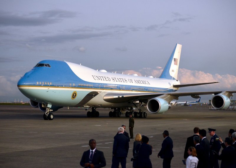 Air Force One ide na 'šminkanje': Sada će biti u Trumpovoj najdražoj boji