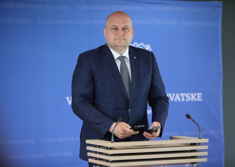 Šušnjar opet 'spustio' Mađarima i Slovacima: Pogledajte koje im je podatke sada izvadio