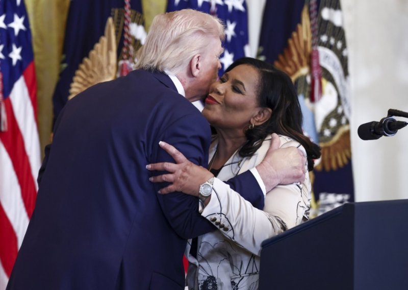 Trump niječe da je rasist, hvali se crncima u svojoj administraciji