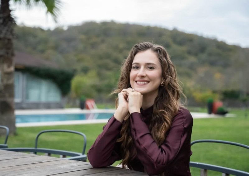Od izbora za Miss Turske do teške obiteljske drame: Oya Unustasi o ulozi u hit seriji Nove TV