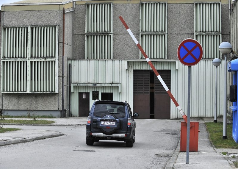 Serijski prekršitelj prometnih pravila u 15-dnevnom zatvoru: Uhvaćen pijan i bez dozvole