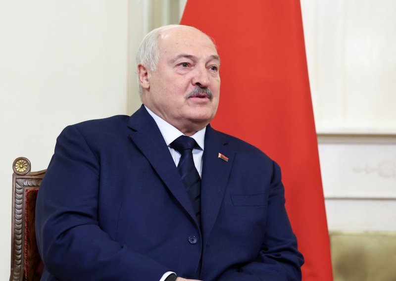 Lukašenko prijeti Orešnikom: 'Ako ne želite da udari, nemojte se miješati'