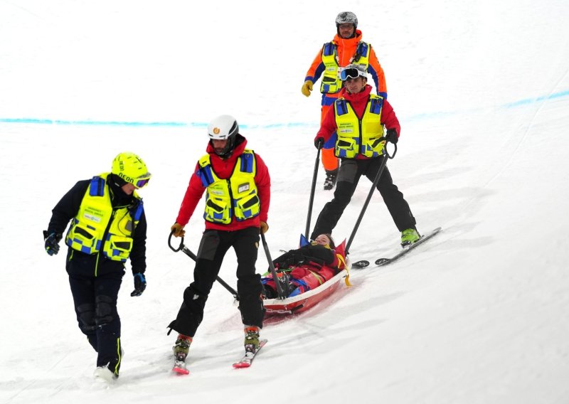 Nova nesreća na ZOI; olimpijsku pobjednicu nakon pada odvezli na nosilima