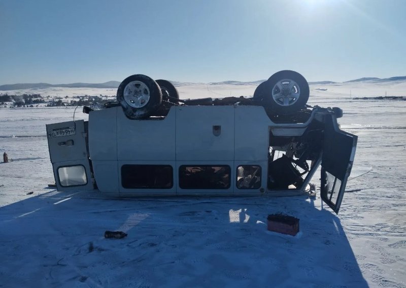 Turistički autobus propao u ledeno Bajkalsko jezero: Traje potraga za sedmero ljudi