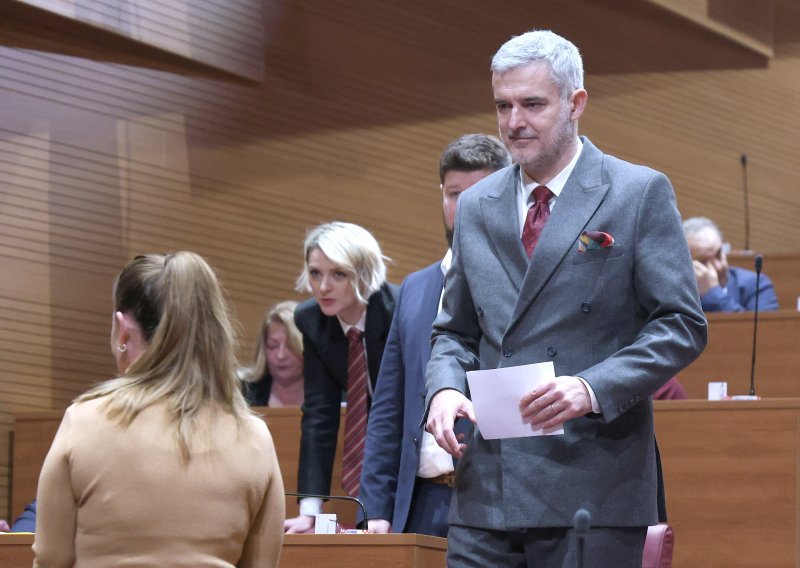 Raspudić: Zar nije ovo čudesno? Plenki Baba došao je iz Indije i izveo čaroliju