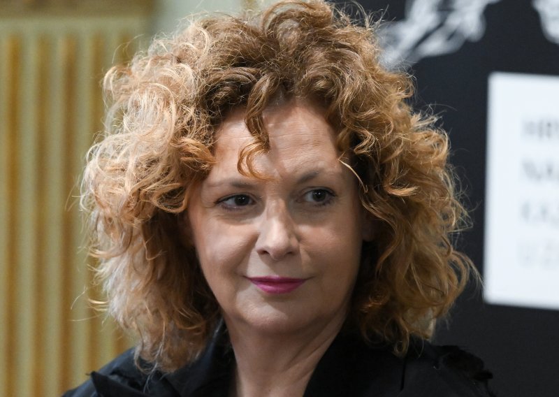 Nina Violić bez dlake na jeziku: 'Društvo je pod hipnozom, svi nas guraju u prošlost koja ne postoji'