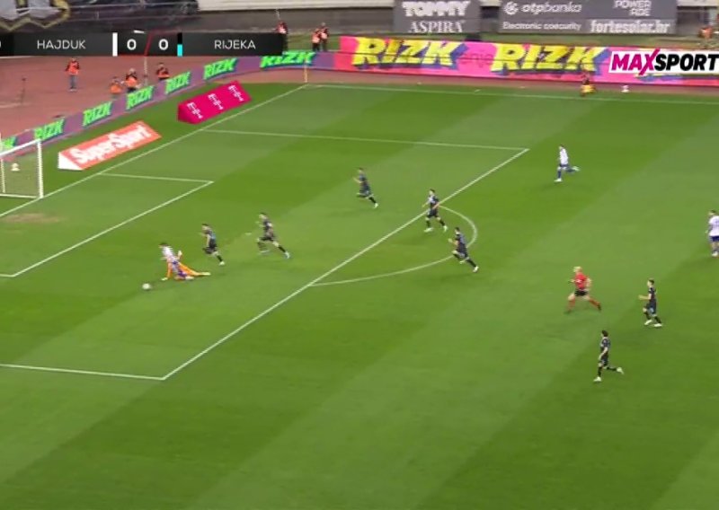 Hajdukovac tražio penal pa dobio žuti karton: Pogledajte situaciju zbog koje su se domaćini hvatali za glavu