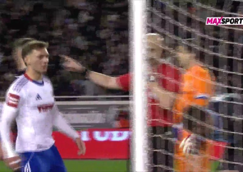 Pogledajte sramotan potez zbog kojeg je Sigur dobio crveni karton na derbiju Hajduka i Rijeke