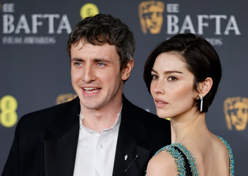 Nakon godina šuškanja, Paul Mescal i Gracie Abrams napokon su službeno potvrdili vezu