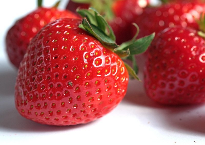 Pazite što kupujete: Iz prodaje povučene jagode s viškom pesticida