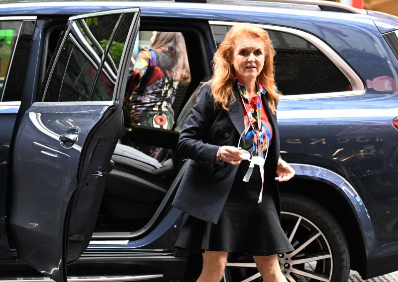 Sarah Ferguson tražila dva milijuna dolara da ispriča svoju stranu priče pa dobila odbijenicu