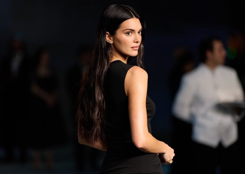 Zaboravite na sambice: Vraćaju se ove kultne tenisice, a nosi ih i Kendall Jenner