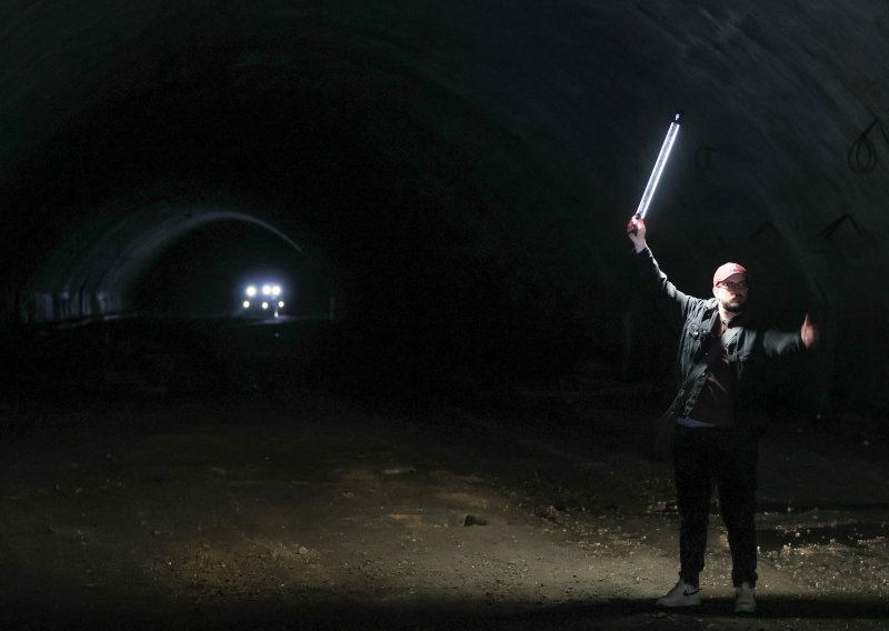 Može li umjesto migranata na Željavu stići - NATO? Stručnjak: 'Mali smo i nebitni, uključujući Jadran'