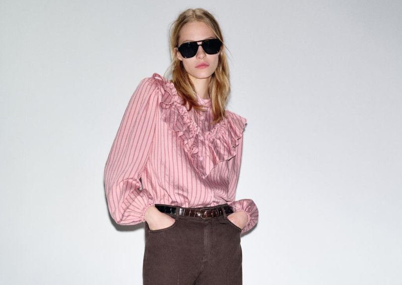 Obustavite potragu: Ove Zarine traperice u hit nijansi čine nas vitkijima