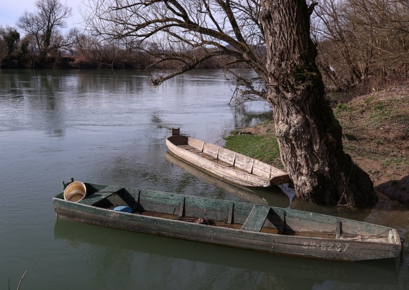 Krijumčar migranata s Une u istražnom zatvoru: Traga se za dvojicom Kineza