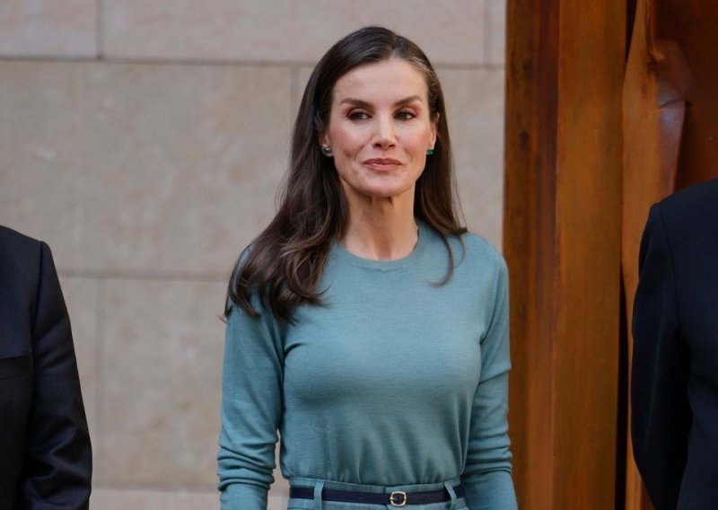 Hlače koje su dostojna zamjena za sve suknje: Izgledaju elegantno, kao stvorene za mokasinke