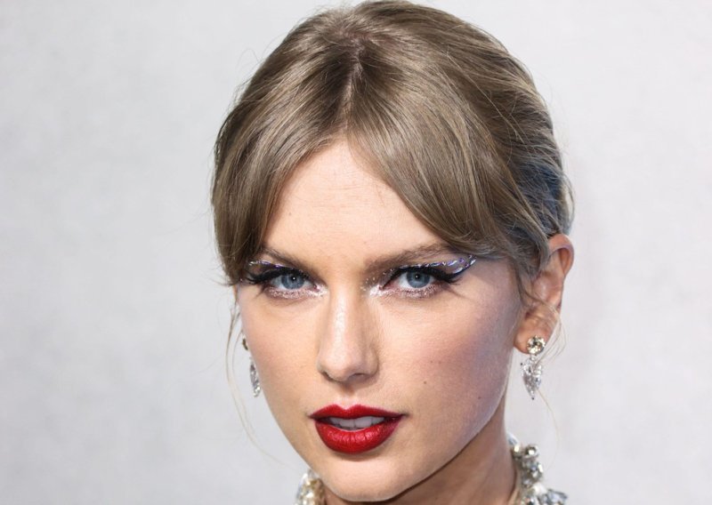 Odbacila crveni ruž i filtere: Taylor Swift povijesni uspjeh proslavila u potpuno prirodnom izdanju