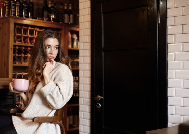 Zaboravite sivu u hrvatskim domovima: Dizajneri biraju toplije tonove za 2026.