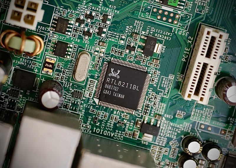 Južna Koreja ima dovoljno helija do sredine godine