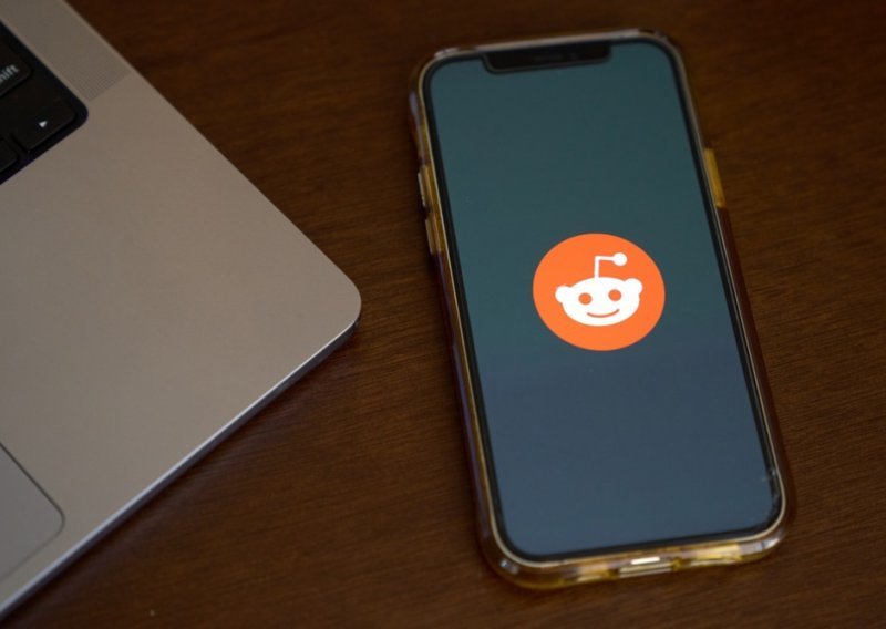 Reddit kažnjen s 14,5 milijuna funti zbog korištenja podataka djece