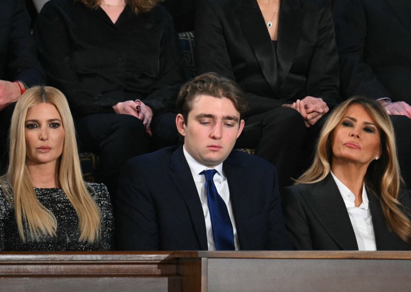 Pokrenuta web stranica na kojoj traže od Trumpa da u rat pošalje najmlađeg sina Barrona