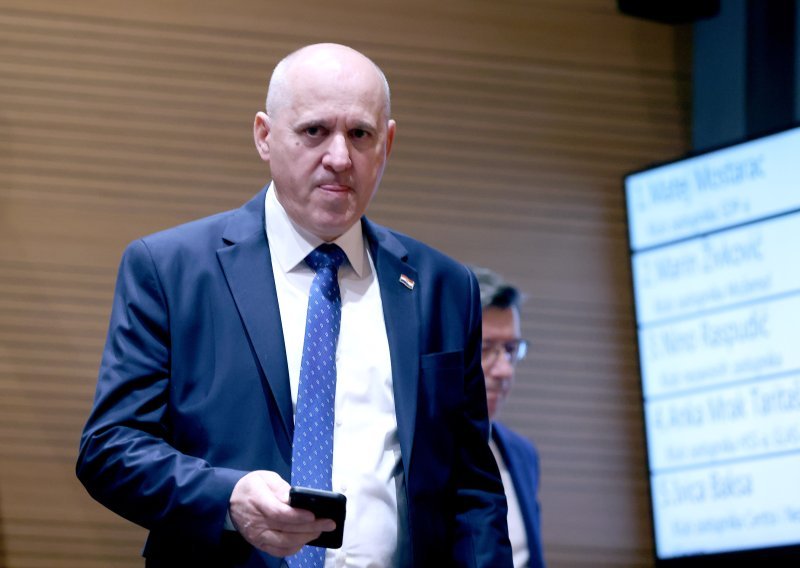 Bačić: Želimo smanjiti rast cijena nekretnina u Hrvatskoj