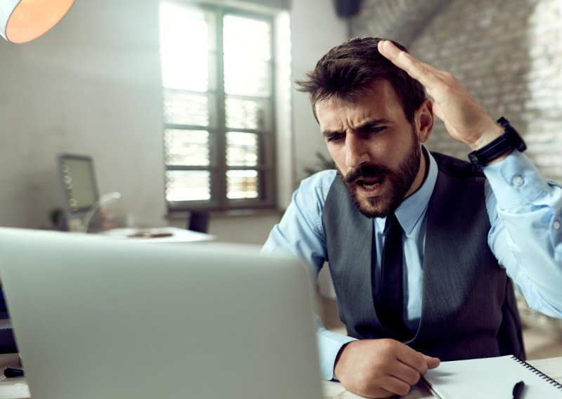 Ne podnosi kritiku i traži divljenje: Psihijatar otkriva znakove narcisa na poslu