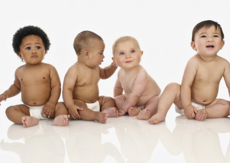 Prvi put rođeno manje bijelih beba nego beba drugih rasa!