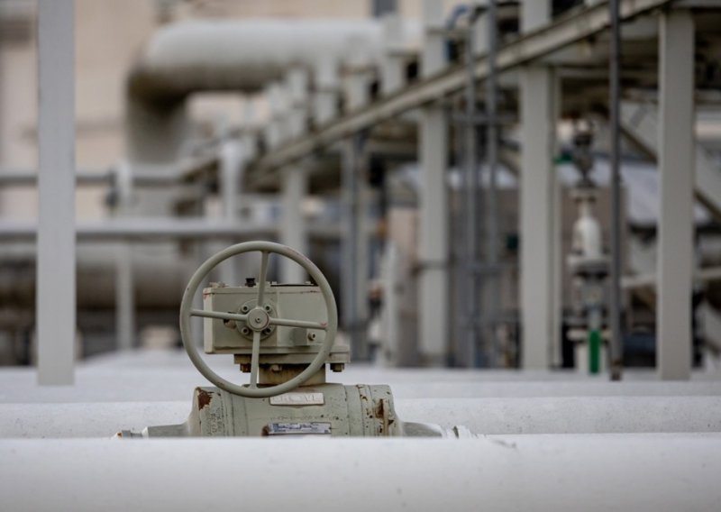 Britanija odlučila ne sankcionirati jedan od ruskih naftovoda, barem do listopada 2027. godine