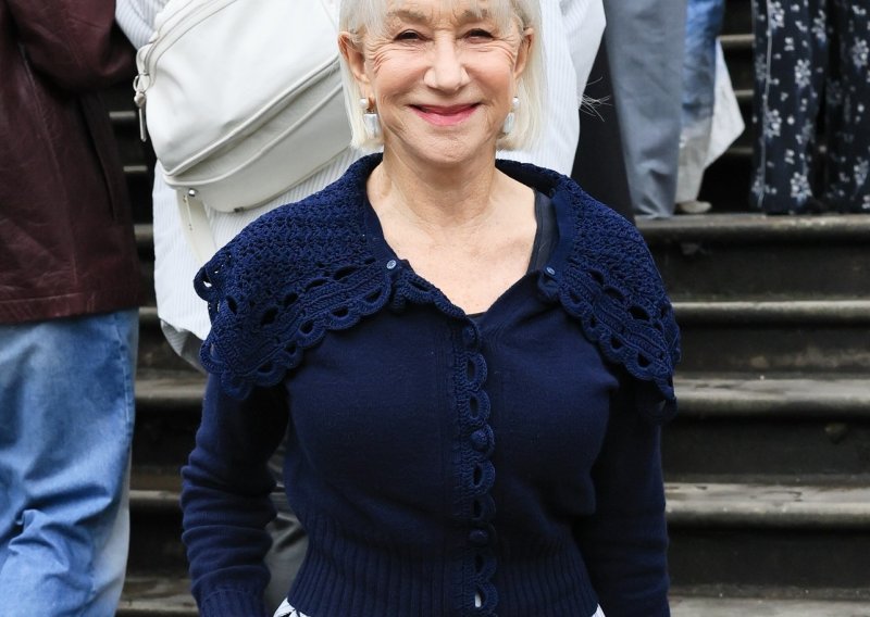 Helen Mirren kune se u ovu povoljnu maskaru: Nose je i unuke i bake