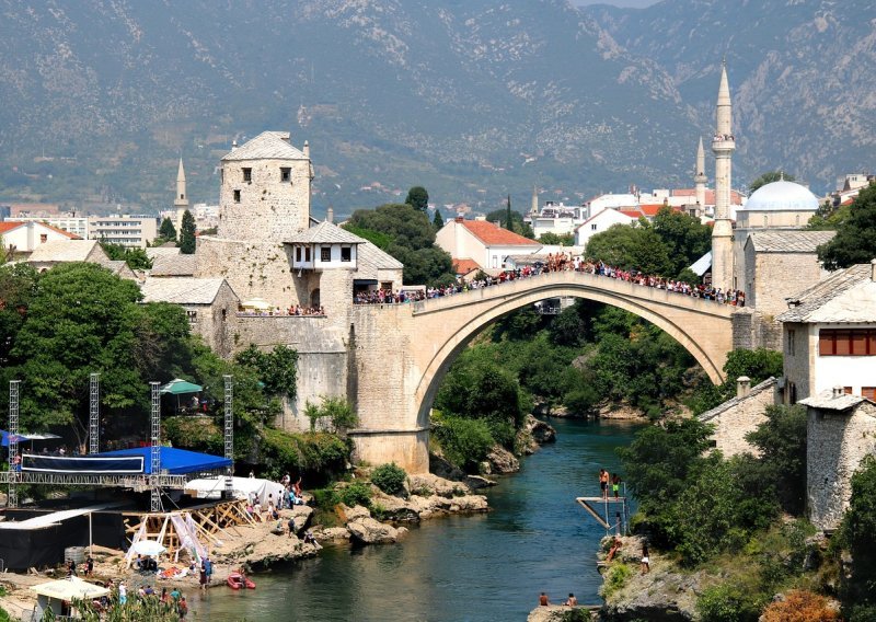 Posthumno predstavljena knjiga o nametnutim narativima o BiH Hrvatima u ratu