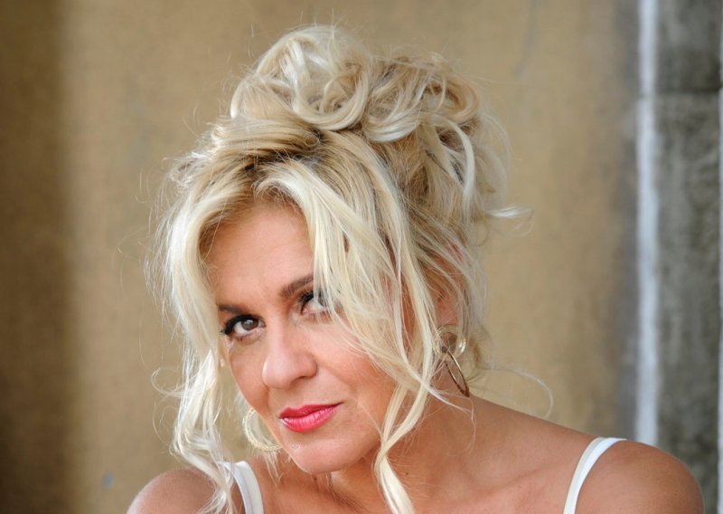 Ostavila je neizbrisiv trag u domaćim serijama: Evo kako danas izgleda Nives Ivanković