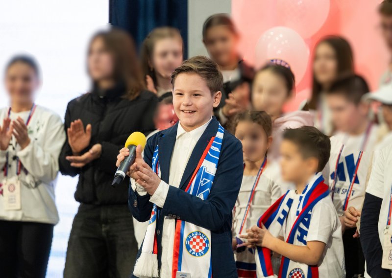 Dječak predivnog glasa: Marino Vrgoč zablistao na završnici kampanje 'Budi čovik'