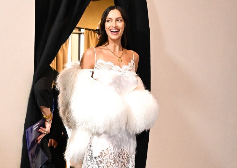 Irina Shayk stvorila pomutnju na Sanremu: Njezinu haljinu samo su zasjenile ove cipele