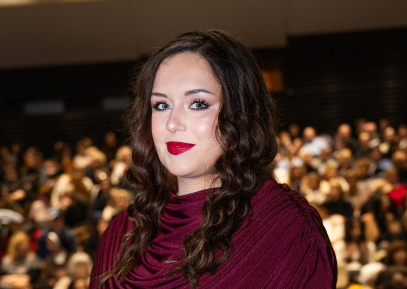 Povijesna priča, puna dvorana: Thompsonova kći proslavila filmsku ulogu u Splitu