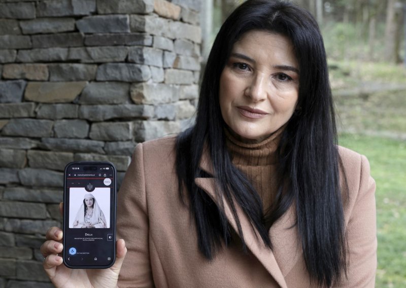 Zbog svog lica i glasa: Albanska glumica tuži državu zbog 'AI ministrice'