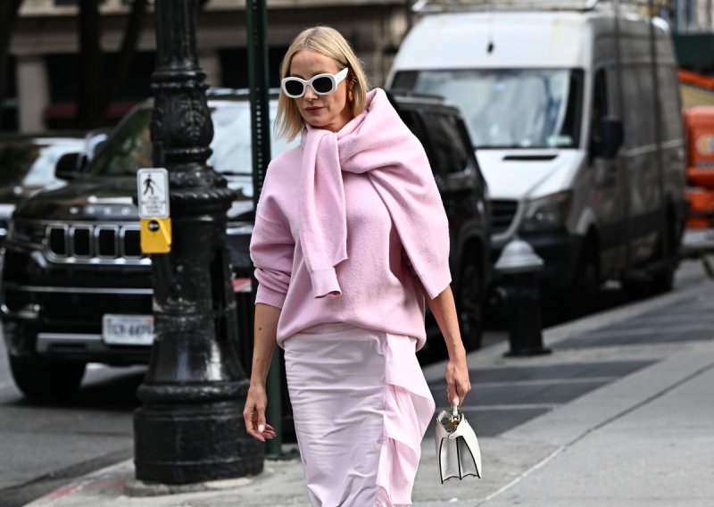 Najpoželjnija suknja sezone dolazi u neočekivanoj boji kojoj ćete teško odoljeti