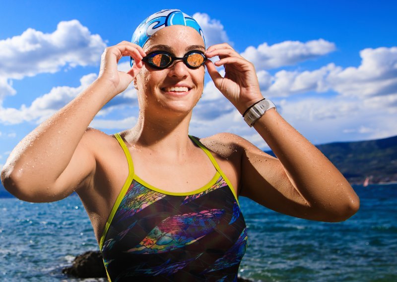 Fantastična Dina Levačić prva na svijetu otplivala oko otoka Sveta Helena