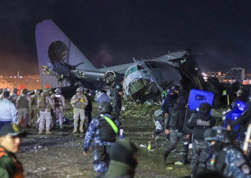 Strašna tragedija u Boliviji: Pao vojni avion, poginulo 15 ljudi