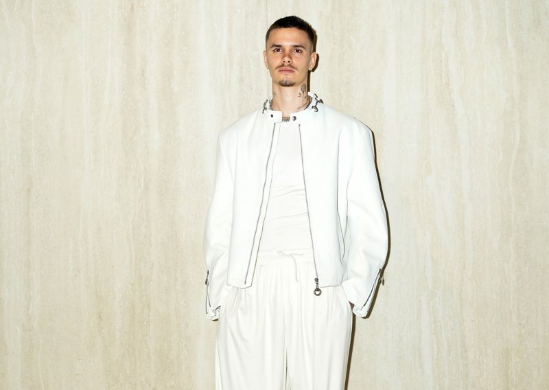 Mladi Beckham postao je 'it' dečko modne scene: Dominirao u Gucciju od glave od pete